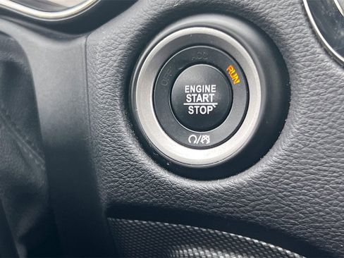 Used 2019 Dodge Durango R/T w/ Technology Group image 24