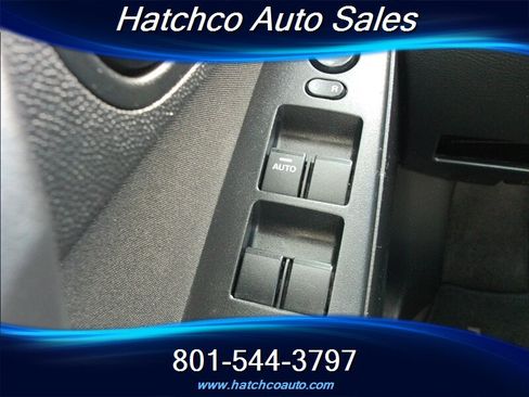 Used 2011 MAZDA MAZDA3 i Sport FWD image 19