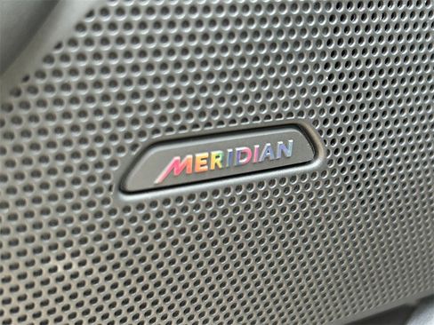 Used 2025 Land Rover Range Rover Velar S image 27