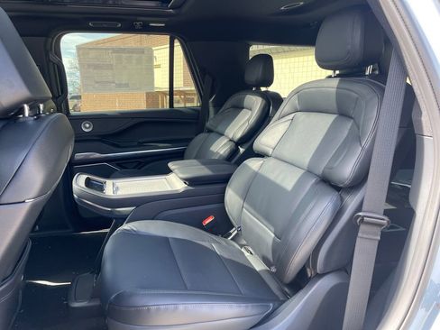 New 2026 Lincoln Navigator Reserve w/ Jet Appearance Package AWD/4WD image 13