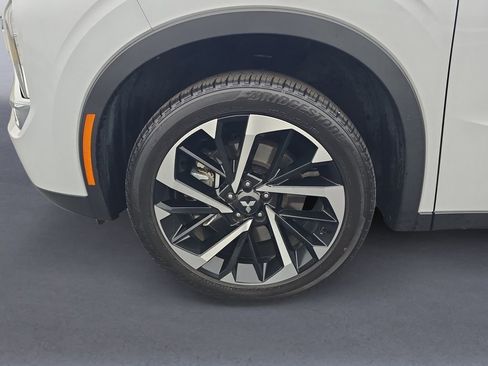 Used 2024 Mitsubishi Outlander SE image 9