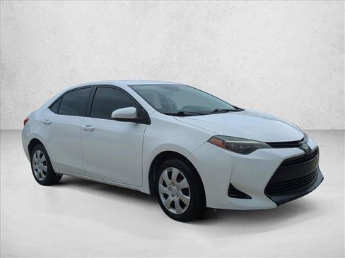 Certified 2017 Toyota Corolla LE FWD image 3
