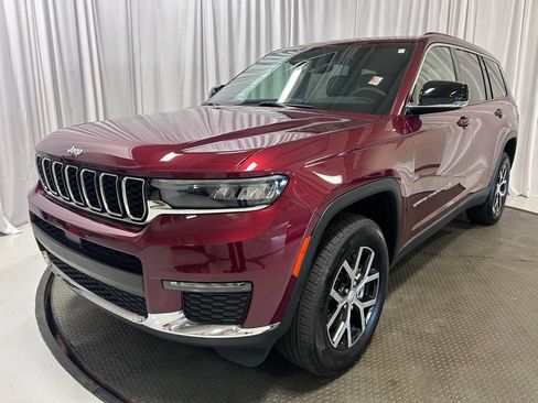 Used 2024 Jeep Grand Cherokee L Limited AWD/4WD image 27