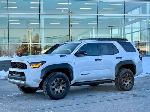 Used 2025 Toyota 4Runner Trailhunter image 2