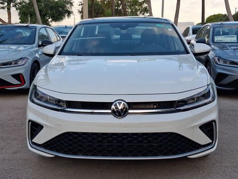 New 2026 Volkswagen Jetta SE image 2