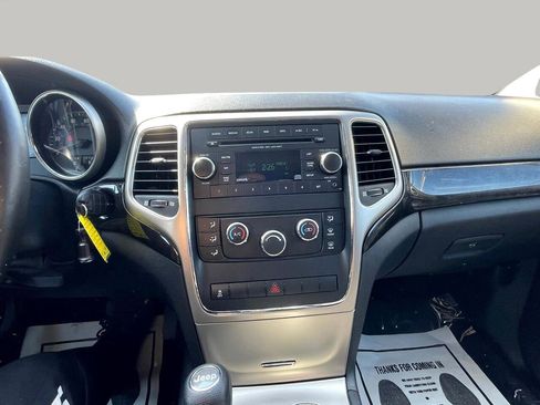 Used 2012 Jeep Grand Cherokee Laredo w/ Laredo E Group image 19