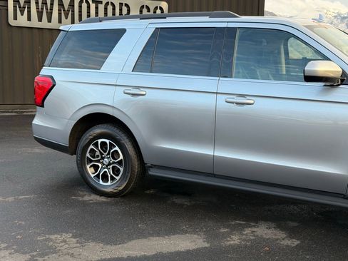 Used 2024 Ford Expedition XLT AWD/4WD image 4