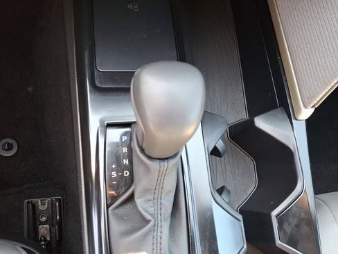 Used 2025 Toyota Camry SE image 14