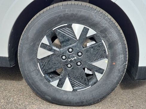 New 2026 Kia Carnival LXS FWD image 15