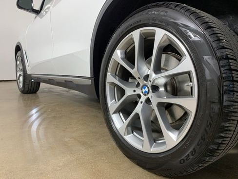 Used 2023 BMW X5 xDrive40i w/ Premium Package image 16