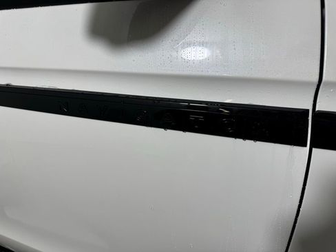 New 2025 Lincoln Navigator L Reserve w/ Jet Appearance Package image 11