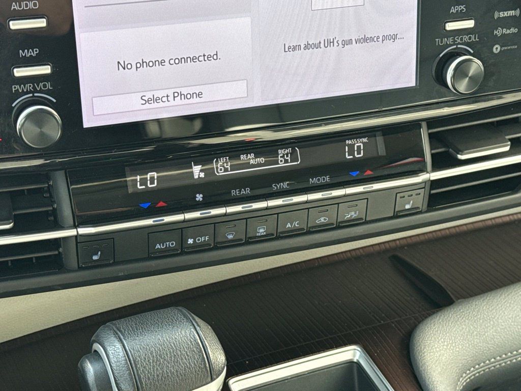 Certified 2023 Toyota Sienna XLE FWD image 26