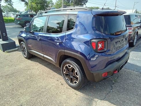 Used 2016 Jeep Renegade Trailhawk w/ Premium Trailhawk Package AWD/4WD image 14
