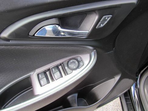 Used 2022 Chevrolet Malibu LT FWD image 13