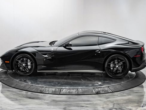 Used 2017 Ferrari F12 Berlinetta RWD image 9