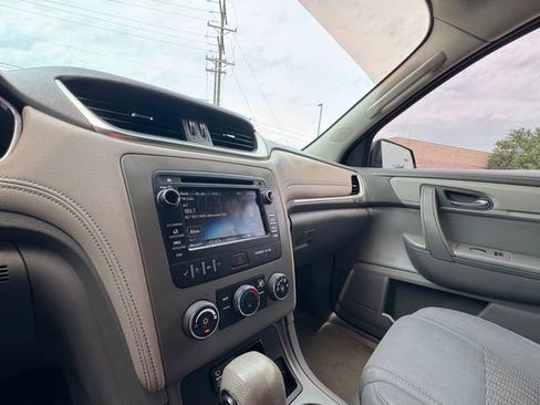 Used 2013 Chevrolet Traverse LS FWD image 14