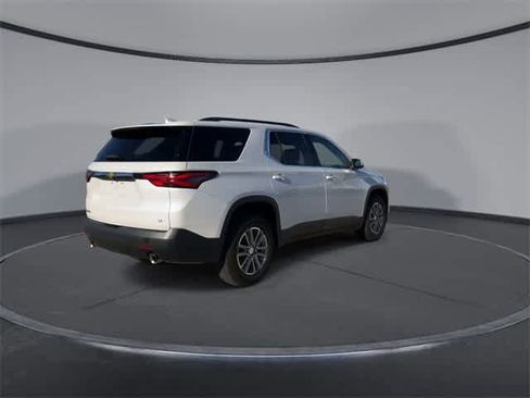Used 2023 Chevrolet Traverse LT image 8