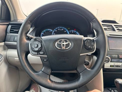 Used 2012 Toyota Camry XLE w/ Leather Pkg FWD image 12