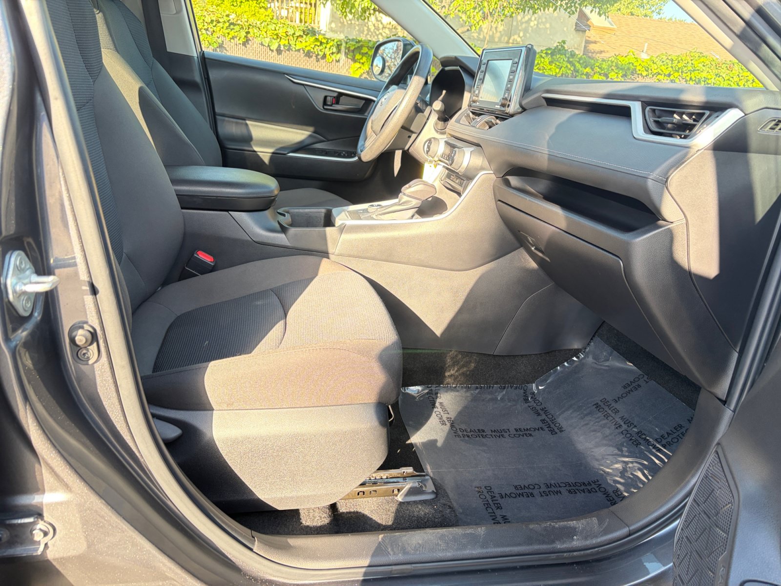 Used 2022 Toyota RAV4 LE AWD/4WD image 28