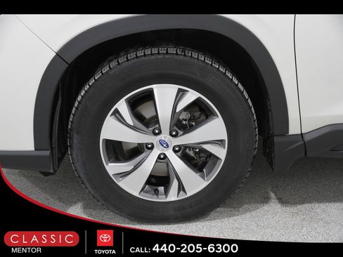 Used 2021 Subaru Ascent Premium w/ Convenience Package image 23