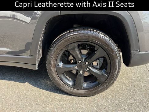 Used 2025 Jeep Grand Cherokee Limited w/ Luxury Tech Group II AWD/4WD image 11