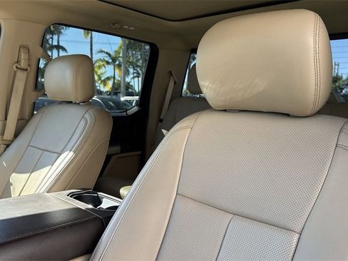 Used 2018 Ford F150 Lariat image 43