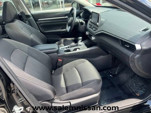 Used 2019 Nissan Altima 2.5 SV FWD image 24
