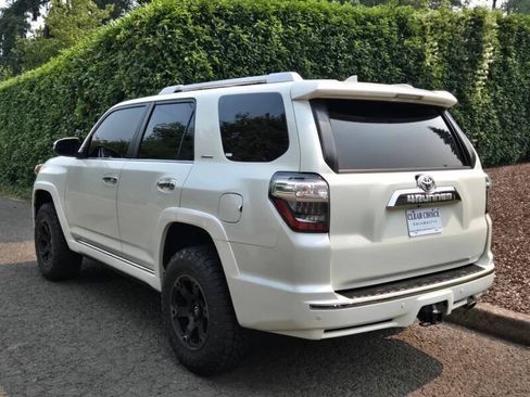 Used 2018 Toyota 4Runner Limited AWD/4WD image 5