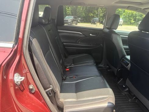 Used 2019 Toyota Highlander Limited AWD/4WD image 25