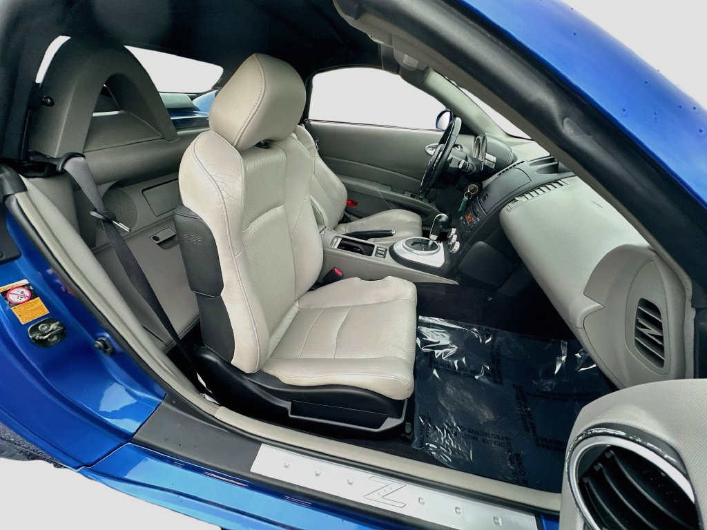 Used 2006 Nissan 350Z Touring RWD image 21
