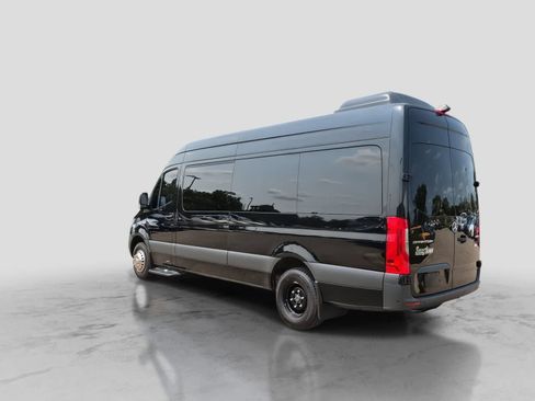 Used 2022 Mercedes-Benz Sprinter 3500 image 6