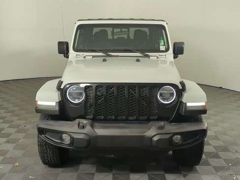 Used 2022 Jeep Gladiator Willys image 10