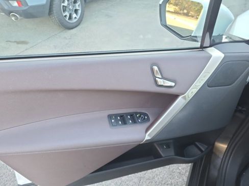 Used 2023 BMW iX xDrive50 image 21