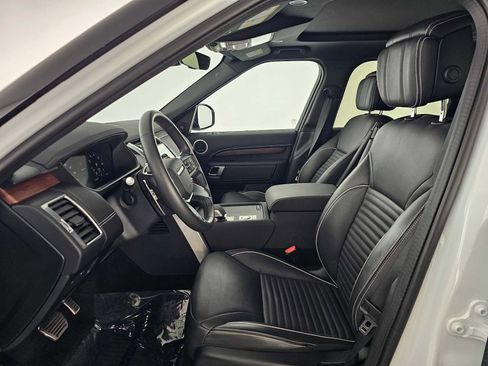 Used 2024 Land Rover Discovery Dynamic SE image 22