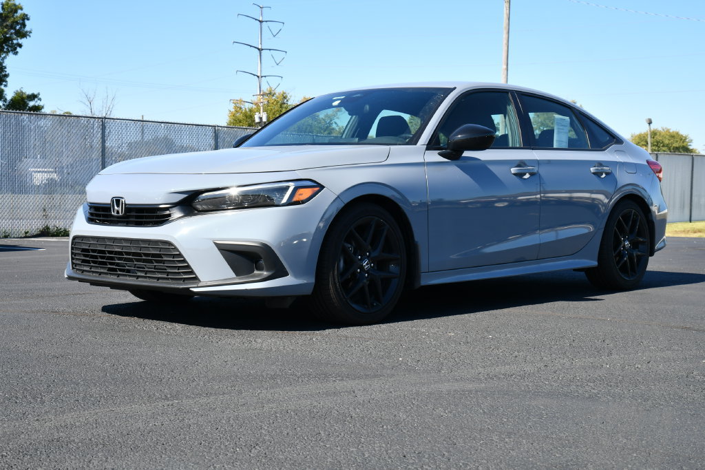 Used 2024 Honda Civic Sport image 3