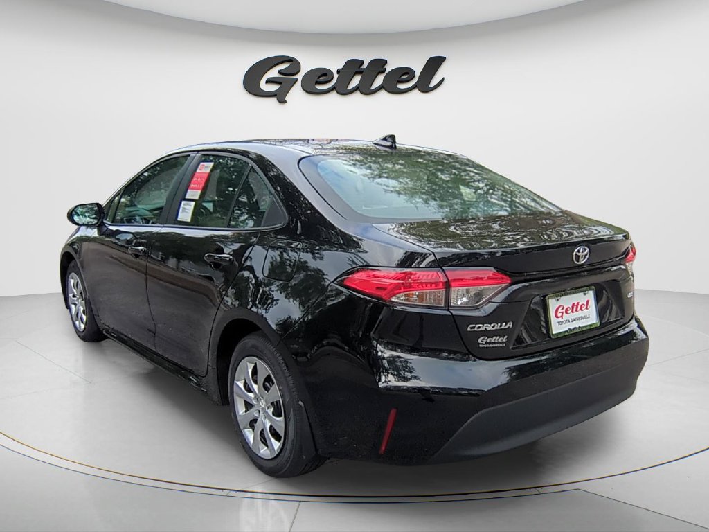 Used 2026 Toyota Corolla LE FWD image 7