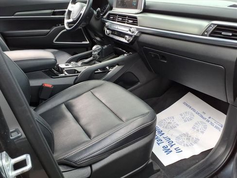Certified 2022 Kia Telluride S image 9