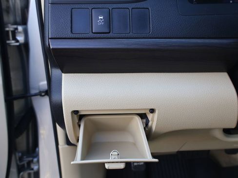 Used 2016 Toyota Camry LE image 18