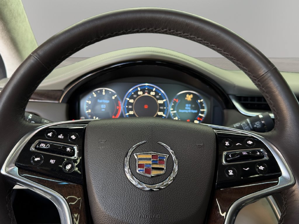 Used 2013 Cadillac XTS Platinum FWD image 19
