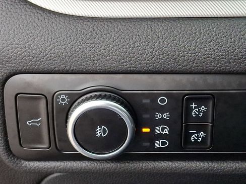 Used 2024 Ford Explorer XLT w/ Equipment Group 202A image 25