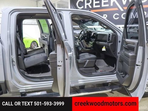 Used 2024 Chevrolet Silverado 2500 LT w/ Convenience Package image 39