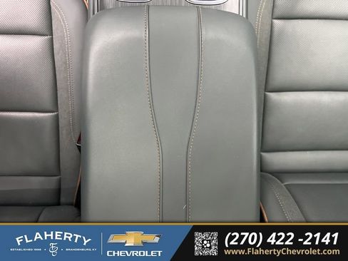 Used 2024 GMC Acadia AT4 w/ Luxury Package image 33