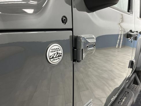 Used 2020 Jeep Wrangler Unlimited Sport S image 33