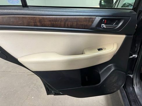 Used 2017 Subaru Outback 2.5i Limited AWD/4WD image 16