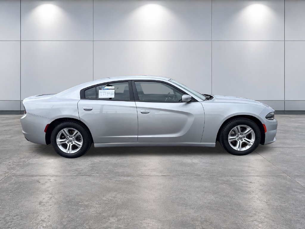 Used 2022 Dodge Charger SXT RWD image 6