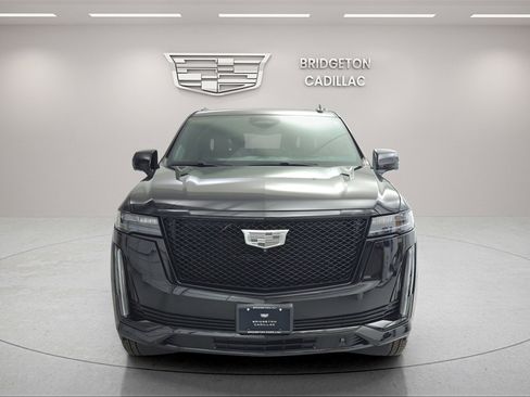 Used 2021 Cadillac Escalade Sport Platinum image 2