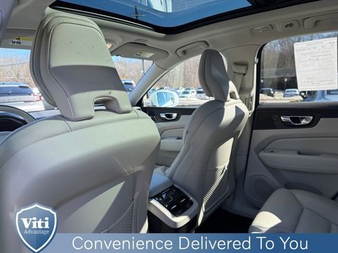 Certified 2023 Volvo XC60 B5 Ultimate w/ Climate Package image 21