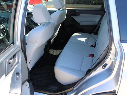 Used 2017 Subaru Forester 2.5i Premium image 10