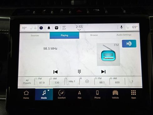 Used 2022 Jeep Grand Cherokee Overland w/ Luxury Tech Group IV image 21