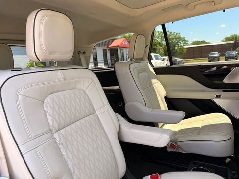Used 2022 Lincoln Aviator Black Label w/ Dynamic Handling Package AWD/4WD image 37